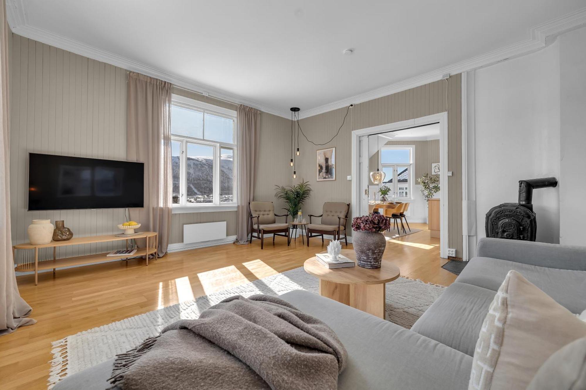 Lovely City Center Apartment With Amazing Views And Free Parking! Tromsø Extérieur photo