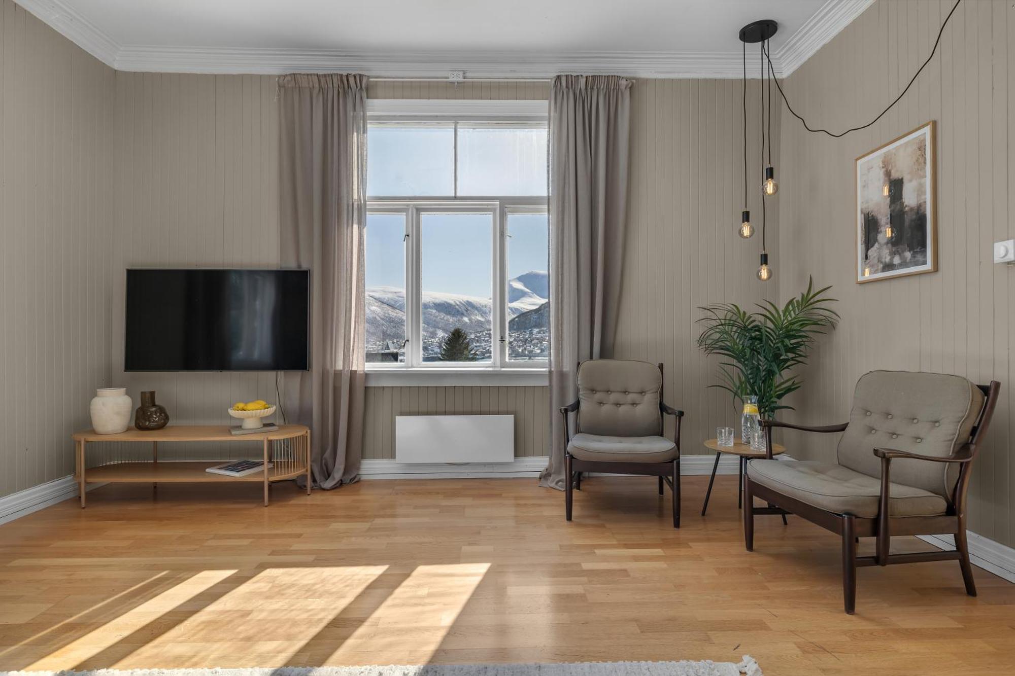 Lovely City Center Apartment With Amazing Views And Free Parking! Tromsø Extérieur photo