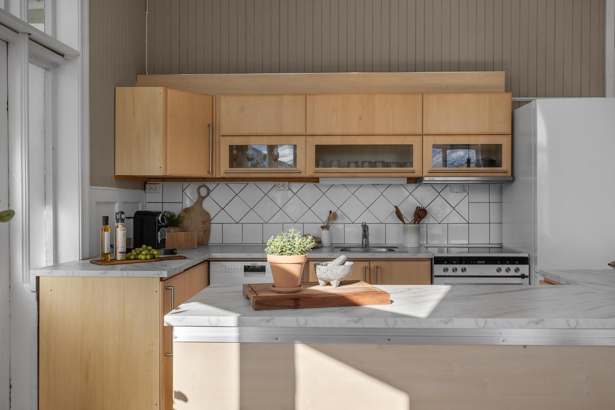 Lovely City Center Apartment With Amazing Views And Free Parking! Tromsø Extérieur photo